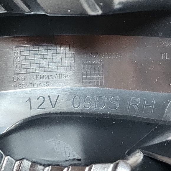Right Tail Light Passenger Side vehicle part See Pictures For all information. - Picture 9 of 11